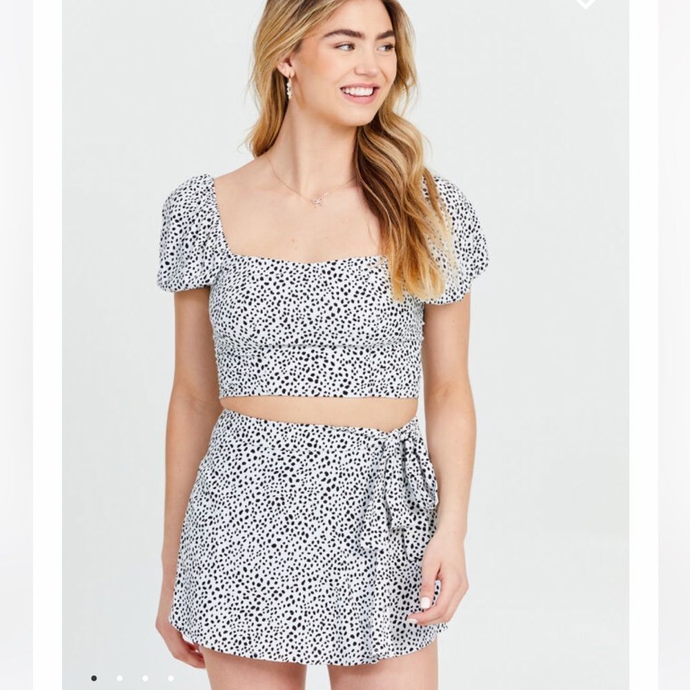 🌿NWT•Altar’d State•Polka Dot•Tie Skort•Size L•